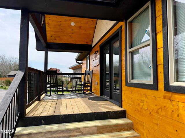 846 Blue Herring Way, Sevierville, TN 37876