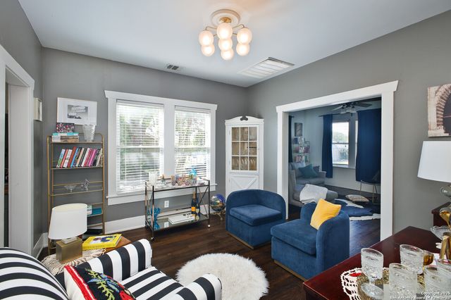 636 W Hollywood Ave., San Antonio, TX 78212