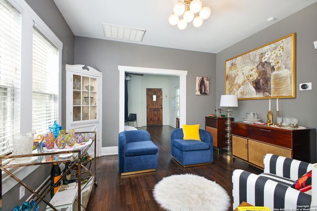 636 W Hollywood Ave., San Antonio, TX 78212