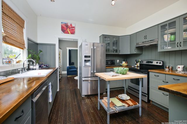 636 W Hollywood Ave., San Antonio, TX 78212