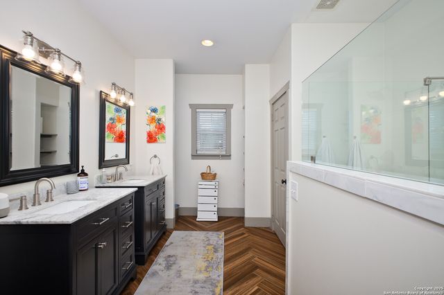 636 W Hollywood Ave., San Antonio, TX 78212