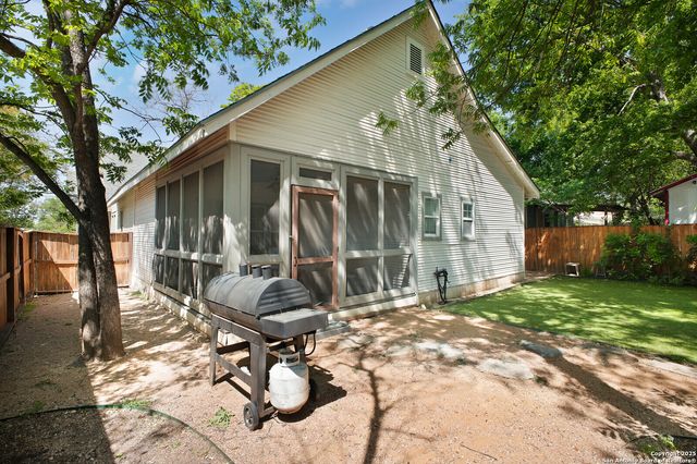 636 W Hollywood Ave., San Antonio, TX 78212