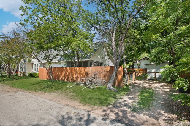 636 W Hollywood Ave., San Antonio, TX 78212