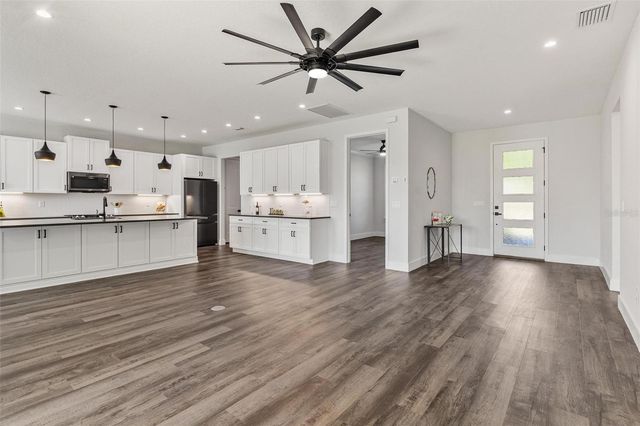 415 N DIXIE DRIVE, Howey In The Hills, FL 34737