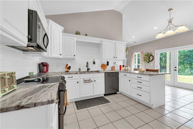 875 James Place, West Fork, AR 72774