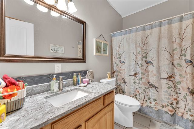 875 James Place, West Fork, AR 72774