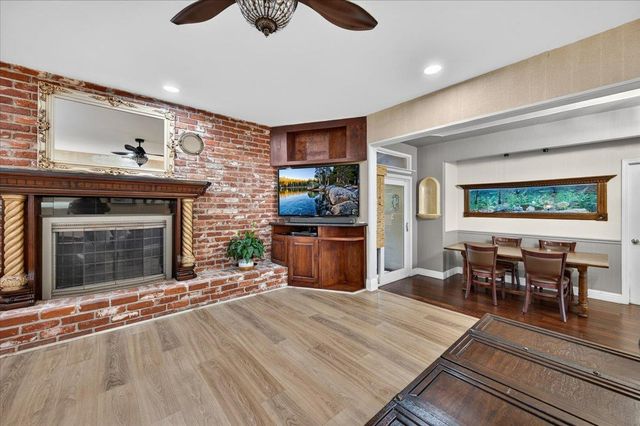 6192 N Fruit Avenue, Fresno, CA 93711