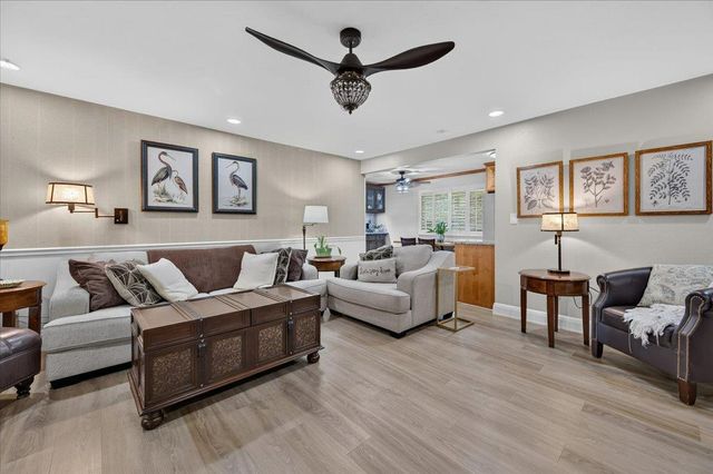 6192 N Fruit Avenue, Fresno, CA 93711