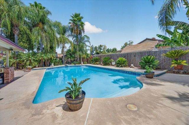 6192 N Fruit Avenue, Fresno, CA 93711