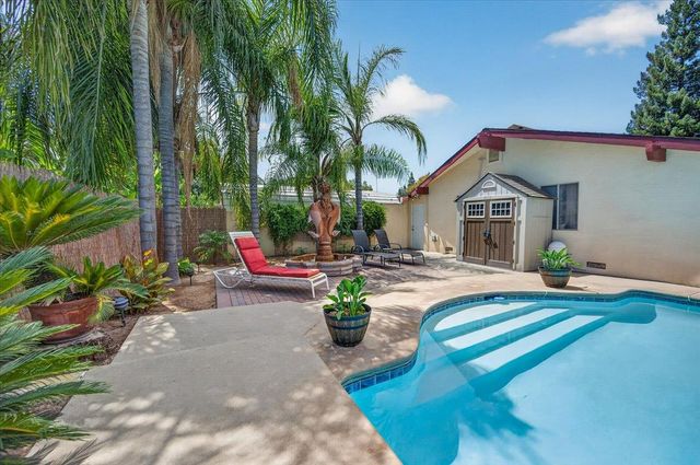6192 N Fruit Avenue, Fresno, CA 93711