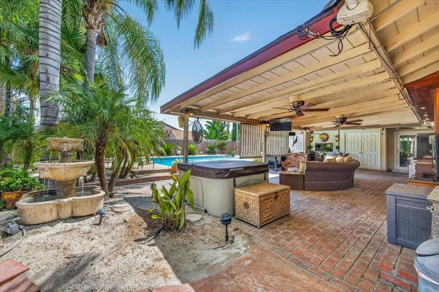 6192 N Fruit Avenue, Fresno, CA 93711