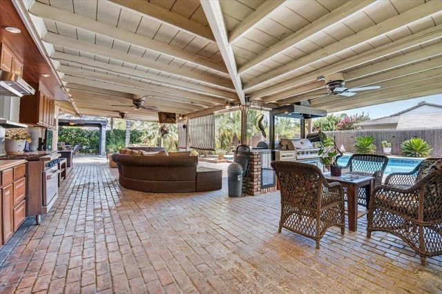 6192 N Fruit Avenue, Fresno, CA 93711