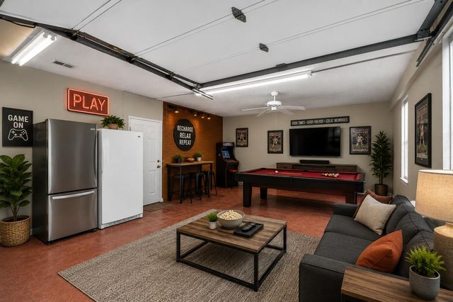 6192 N Fruit Avenue, Fresno, CA 93711