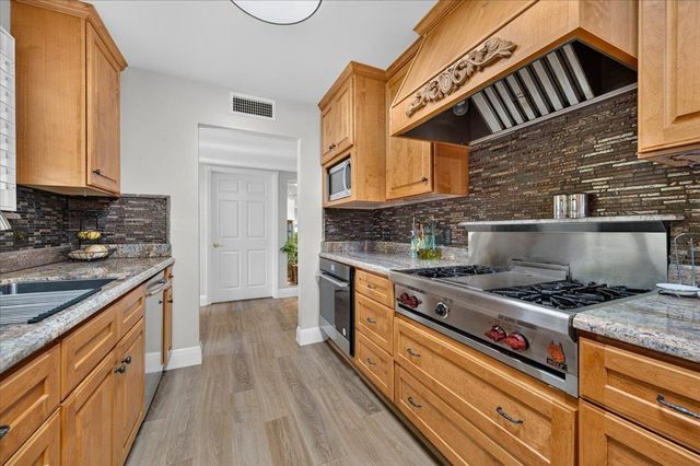 6192 N Fruit Avenue, Fresno, CA 93711