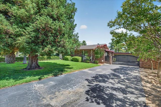 6192 N Fruit Avenue, Fresno, CA 93711
