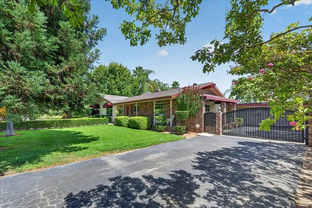 6192 N Fruit Avenue, Fresno, CA 93711