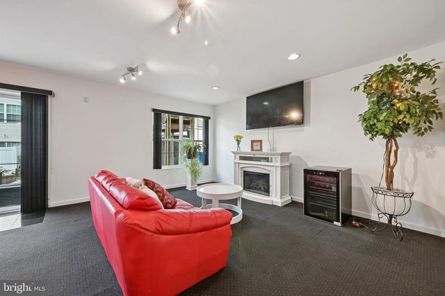 1007 MOORE RD, West Deptford, NJ 08086
