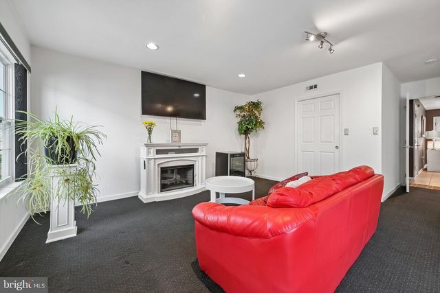 1007 MOORE RD, West Deptford, NJ 08086