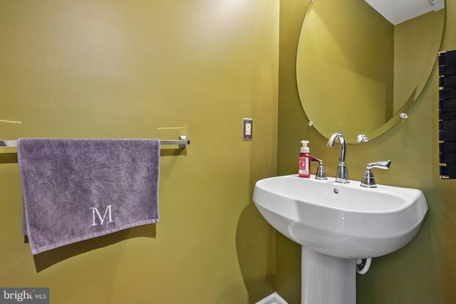 1007 MOORE RD, West Deptford, NJ 08086