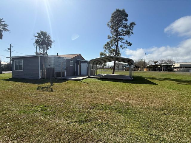 642 5th Street, San Leon, TX 77539