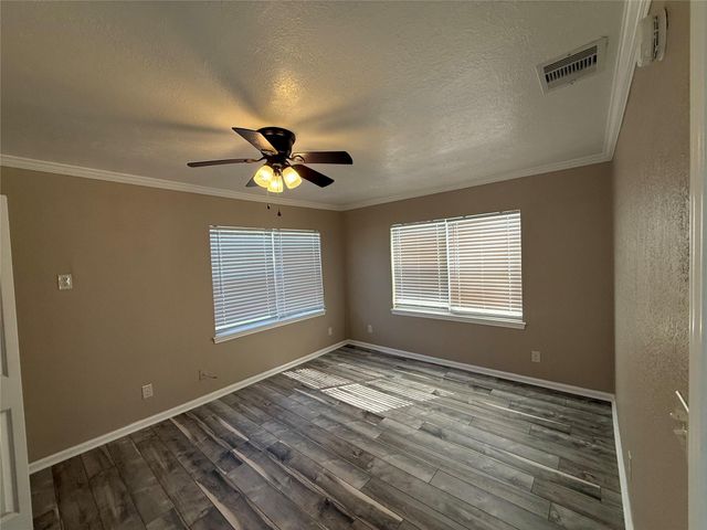 642 5th Street, San Leon, TX 77539