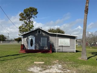 642 5th Street, San Leon, TX 77539