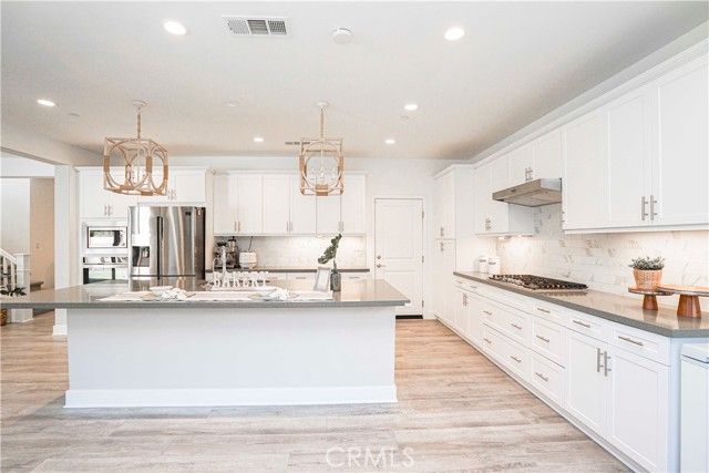 4128 Pompia, Corona, CA 92883