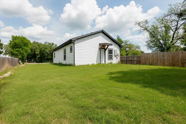 3516 Tomahawk Drive, Granbury, TX 76048
