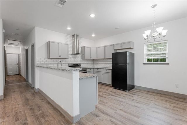 3516 Tomahawk Drive, Granbury, TX 76048