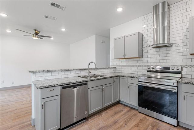 3516 Tomahawk Drive, Granbury, TX 76048