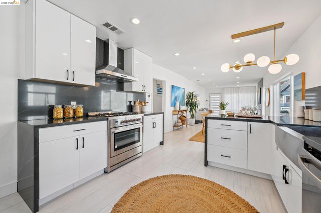 1646 Ashby Ave, Berkeley, CA 94703