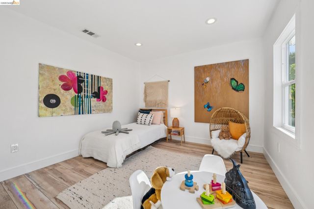 1646 Ashby Ave, Berkeley, CA 94703