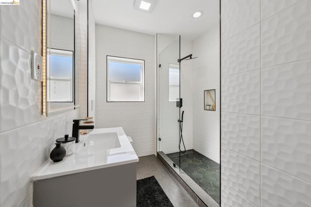 1646 Ashby Ave, Berkeley, CA 94703