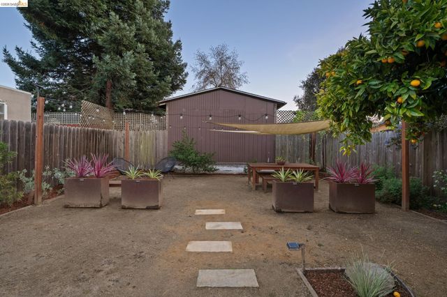 1646 Ashby Ave, Berkeley, CA 94703