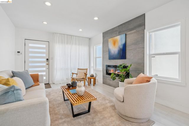 1646 Ashby Ave, Berkeley, CA 94703