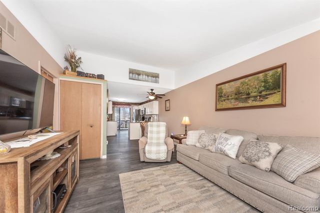 27748 Trailbrooke Circle, Westland, MI 48185