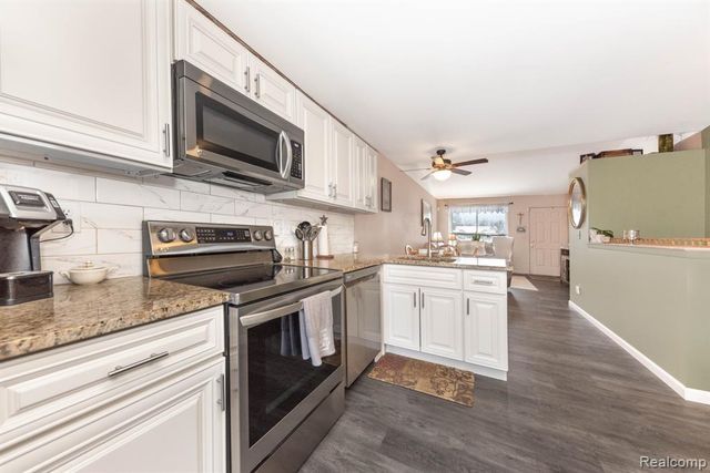 27748 Trailbrooke Circle, Westland, MI 48185