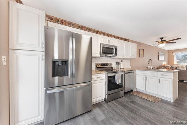 27748 Trailbrooke Circle, Westland, MI 48185