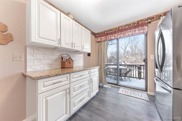 27748 Trailbrooke Circle, Westland, MI 48185