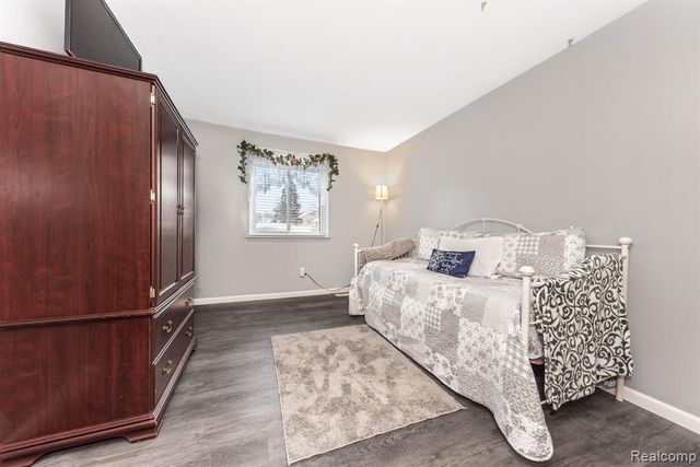 27748 Trailbrooke Circle, Westland, MI 48185