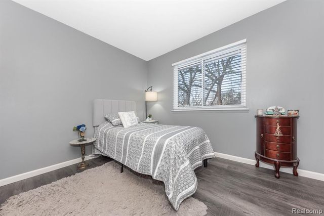 27748 Trailbrooke Circle, Westland, MI 48185