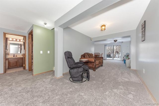 27748 Trailbrooke Circle, Westland, MI 48185