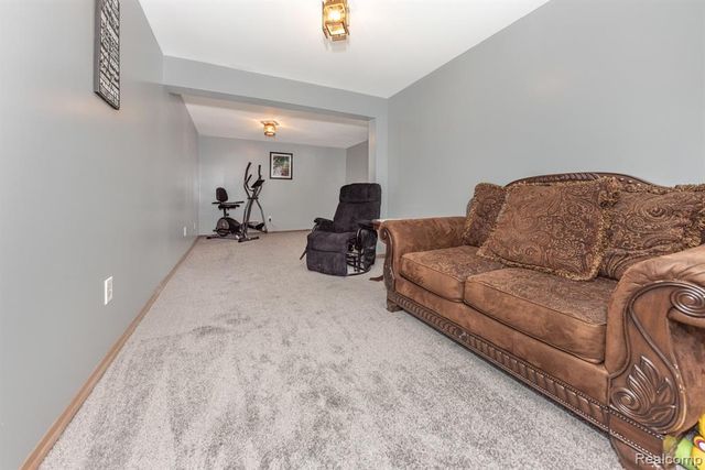 27748 Trailbrooke Circle, Westland, MI 48185