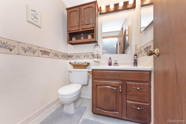 27748 Trailbrooke Circle, Westland, MI 48185