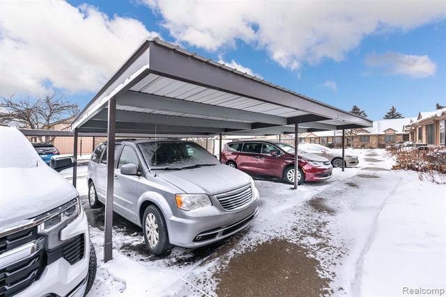 27748 Trailbrooke Circle, Westland, MI 48185