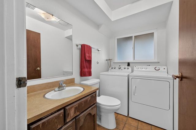 18095 Applegate Rd, Applegate, CA 95703