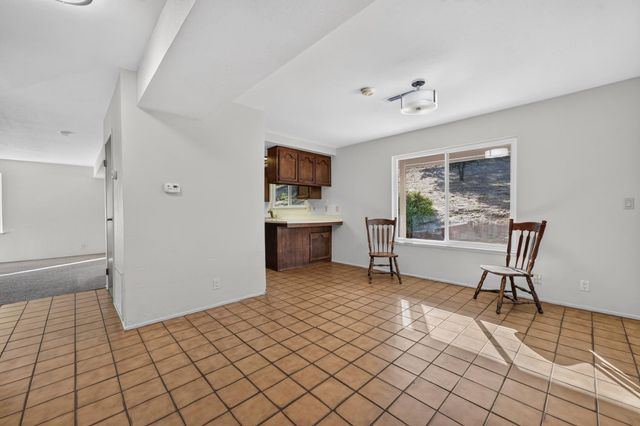 18095 Applegate Rd, Applegate, CA 95703