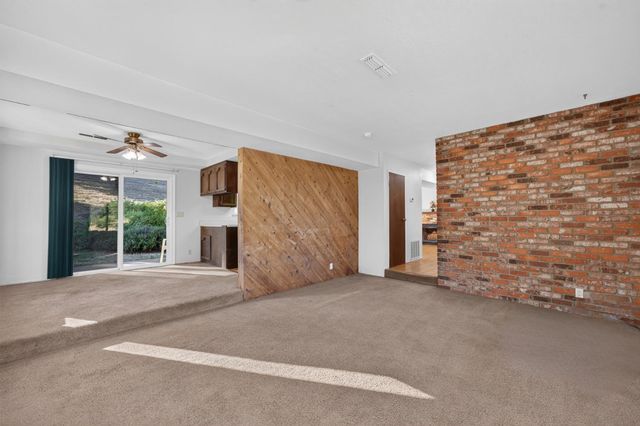 18095 Applegate Rd, Applegate, CA 95703