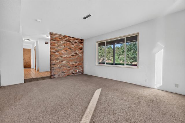 18095 Applegate Rd, Applegate, CA 95703