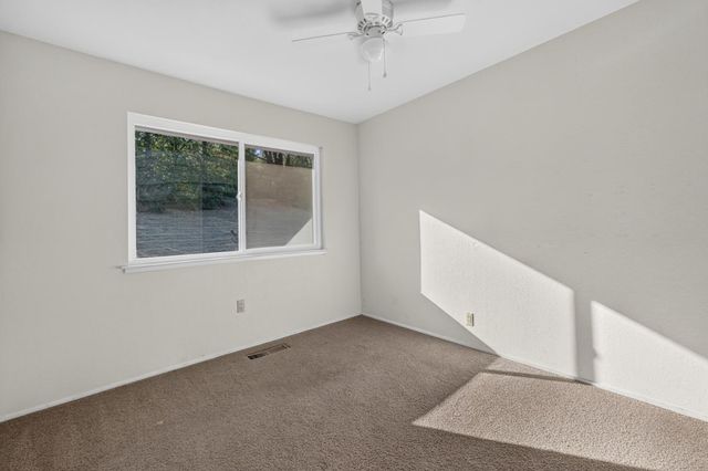 18095 Applegate Rd, Applegate, CA 95703